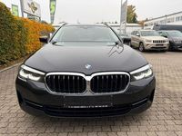 Gebraucht BMW 520 Performance 190 PS (139 kW) 2023 Schwarz Kombi