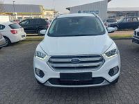 Gebraucht Ford Kuga Titanium 150 PS (110 kW) 2019 Weiß SUV