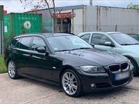 Gebraucht BMW 320 184 PS (135 kW) 2010 Schwarz Kombi