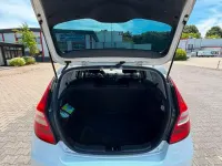 Gebraucht Hyundai i30 101 PS (74 kW) 2011 Weiß Kleinwagen