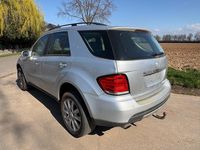 Gebraucht Mercedes ML280 190 PS (139 kW) 2006 Silber SUV