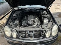 gebraucht Mercedes E500 zum ausschlachten Motor Getriebe in Ordnung