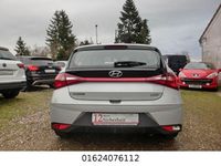 Gebraucht Hyundai i20 Select 101 PS (74 kW) 2021 Silber Kleinwagen
