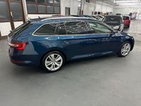 Gebraucht Skoda Superb Style 190 PS (139 kW) 2016 Blau Kombi