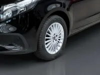 Gebraucht Mercedes V220 163 PS (119 kW) 2025 Obsidianschwarz metallic Van / Kleinbus