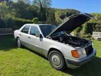 Gebraucht Mercedes E300 113 PS (83 kW) 1991 Grau Limousine