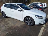 Gebraucht Volvo V40 152 PS (111 kW) 2018 Weiß Coupé