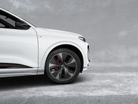 Gebraucht Audi Q6 e-tron Ambiente 284 kW (387 PS) 2025 Gletscherweiß metallic SUV