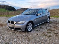 Gebraucht BMW 318 143 PS (105 kW) 2012 Grau Kombi