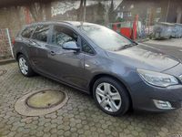 Gebraucht Opel Astra Edition 110 PS (80 kW) 2011 Grau Kombi