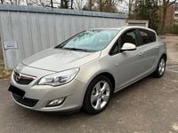 Gebraucht Opel Astra Edition 116 PS (85 kW) 2010 Grau Limousine