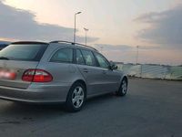 Gebraucht Mercedes E220 150 PS (110 kW) 2004 Gold Kombi