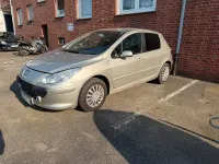 Gebraucht Peugeot 307 90 PS (66 kW) 2007 Silber Limousine