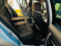 Gebraucht BMW 318 143 PS (105 kW) 2011 Silber Limousine