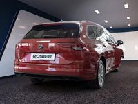 Gebraucht VW Golf VIII Life 150 PS (110 kW) 2024 Rot / kings red Kombi