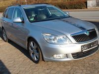 Gebraucht Skoda Octavia Elegance 160 PS (117 kW) 2012 Silber Kombi