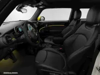 Gebraucht Mini Cooper SE 135 kW (184 PS) 2023 Nanuq white Kleinwagen