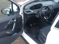 Gebraucht Peugeot 2008 Allure 102 PS (75 kW) 2019 Weiß SUV
