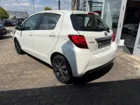Gebraucht Toyota Yaris Club 101 PS (74 kW) 2014 Weiß Kleinwagen