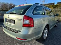 Gebraucht Skoda Octavia Elegance 160 PS (117 kW) 2009 Blau Kombi