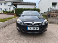 Gebraucht Opel Astra 140 PS (102 kW) 2012 Schwarz Kombi