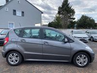 Gebraucht Mercedes A180 116 PS (85 kW) 2011 Mountaingrau  met. (metallic) Kleinwagen