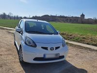 Gebraucht Toyota Aygo 68 PS (50 kW) 2007 Weiß Kleinwagen