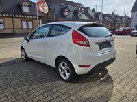 Gebraucht Ford Fiesta Trend 82 PS (60 kW) 2009 Weiß Kleinwagen