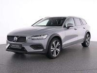 Gebraucht Volvo V60 CC Plus 197 PS (144 kW) 2023 Vapour grey / metallic Kombi