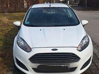 Gebraucht Ford Fiesta Titanium 101 PS (74 kW) 2014 Weiß Kleinwagen