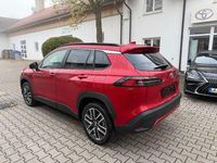 Neu Toyota Corolla Cross 197 PS (144 kW) 2025 Grün SUV