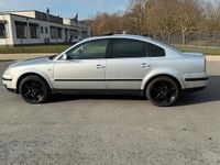 Gebraucht VW Passat 130 PS (95 kW) 2002 Silber Limousine