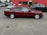 Gebraucht Mercedes 190 132 PS (97 kW) 1990 Rot Limousine