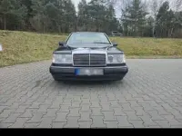 Gebraucht Mercedes E300 180 PS (132 kW) 1991 Schwarz Limousine