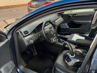 Second-hand VW Passat 140 CP (102 kW) 2014 Albastru Break