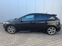 Gebraucht Ford Focus ST 185 PS (136 kW) 2017 Schwarz Limousine