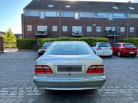 Second-hand Mercedes E200 Elegance 163 CP (119 kW) 2001 Argintiu Berlinǎ