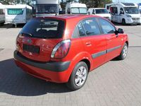 Second-hand Kia Rio 97 CP (71 kW) 2008 Portocaliu Berlinǎ