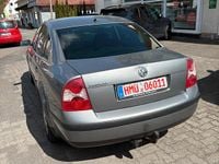 Second-hand VW Passat 102 CP (75 kW) 2002 Gri Berlinǎ