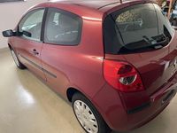 Gebraucht Renault Clio III Expression 75 PS (55 kW) 2006 Rot Limousine