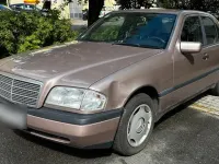 Gebraucht Mercedes C180 122 PS (89 kW) 1994 Andere farben Limousine