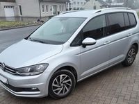 Gebraucht VW Touran Edition 116 PS (85 kW) 2017 Silber Van / Kleinbus