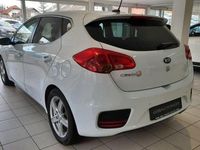 Gebraucht Kia Ceed DREAM-TEAM Edition 99 PS (72 kW) 2016 (wd) carraraweiss Kleinwagen