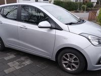 Gebraucht Hyundai i10 YES! Silver 87 PS (63 kW) 2015 Silber Kleinwagen