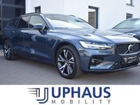 Gebraucht Volvo V60 197 PS (144 kW) 2023 Denim blue / metallic Kombi