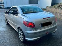 Gebraucht Peugeot 206 CC 110 PS (80 kW) 2006 Silber Cabrio