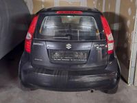 Gebraucht Suzuki Splash Basic 65 PS (47 kW) 2010 Schwarz Kleinwagen
