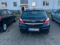 Second-hand Opel Astra 105 CP (77 kW) 2004 Negru Hatchback