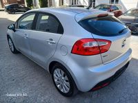 Gebraucht Kia Rio Edition 7 109 PS (80 kW) 2012 Silber Limousine