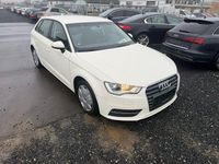 Gebraucht Audi A3 Attraction 122 PS (89 kW) 2013 Weiß Limousine